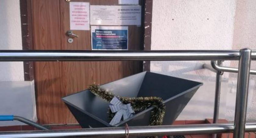 Złośliwy prezent od mieszkańców. Sprawa trafiła na policję