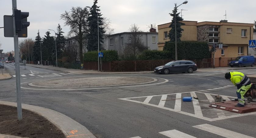 Nowe rondo w Toruniu. Od jutra przejezdne dla kierowców [FOTO]