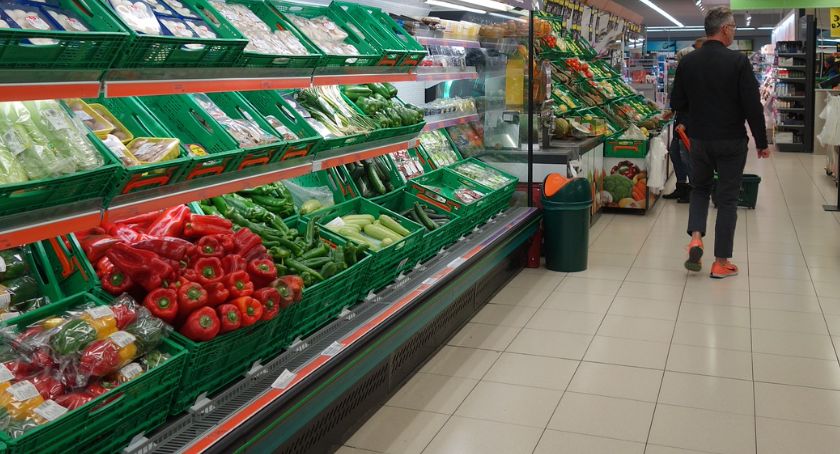 Kradzież w markecie w Toruniu. Złodziej wpadł na gorącym uczynku