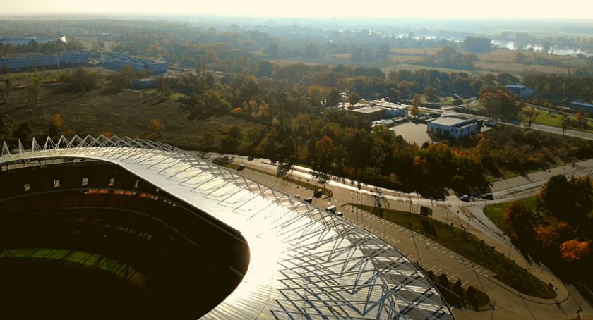 Działki przy Motoarenie warte miliony idą pod młotek. Co tam powstanie?