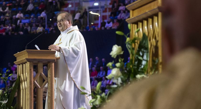 Sanepid podjął decyzję ws. nałożenia kary na organizatorów urodzin Radia Maryja
