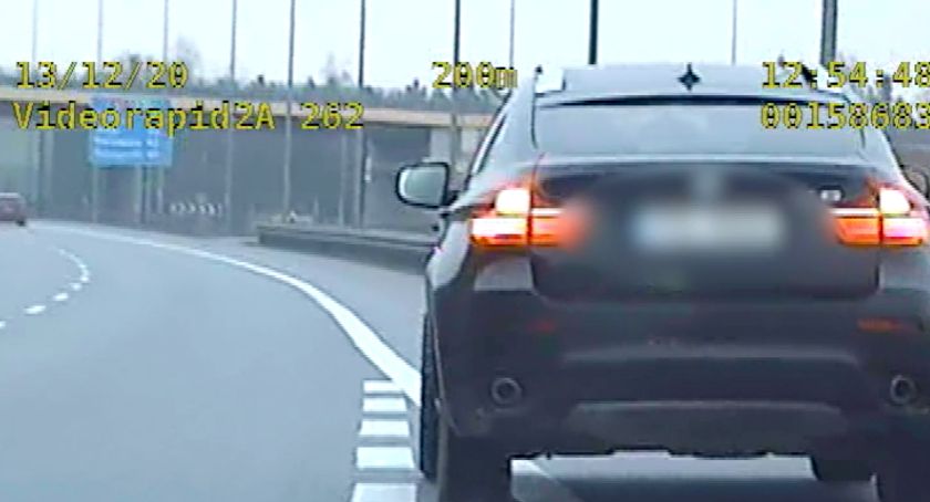 Niesprawne luksusowe BMW. O krok od tragedii na autostradzie A1 [WIDEO]