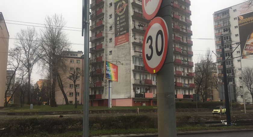 Bilbord z kontrowersyjnymi życzeniami pojawił się w Toruniu [FOTO]