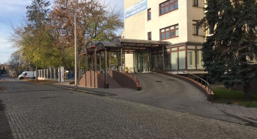 Koronawirus. Spadek zakażeń w Toruniu i powiecie toruńskim