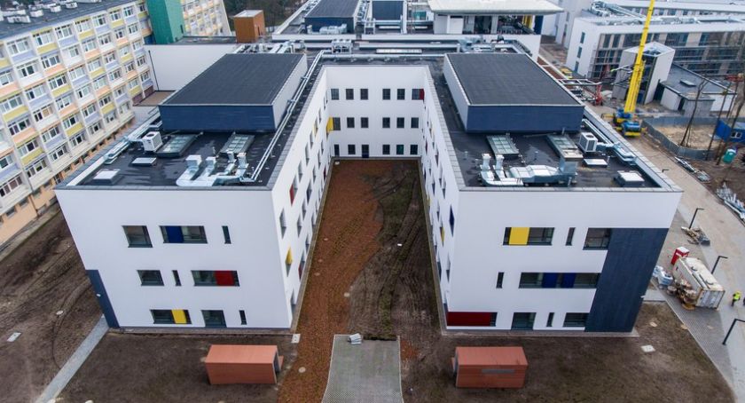 Szpital na Bielanach wyróżniony w konkursie Fasada Roku 2020