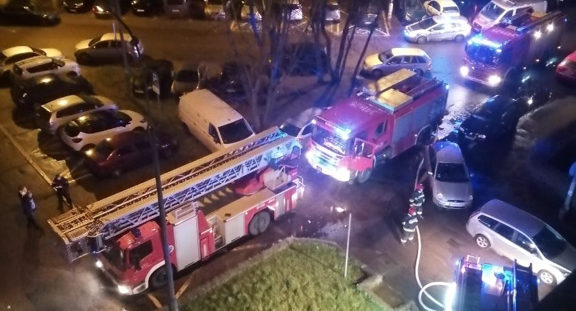 Pożar w wieżowcu w Toruniu. Właściciela nie było w domu [FOTO]