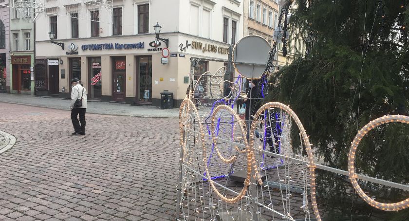Salon „Optometria Karczewski” znika z centrum toruńskiej starówki