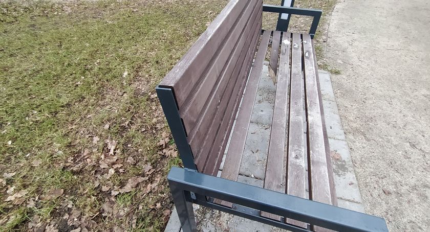 Zniszczenia w parku odnowionym za blisko 5 mln zł