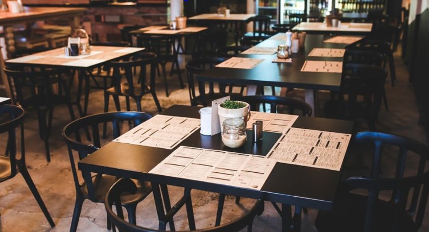Pierwsze restauracje w Toruniu zapowiadają otwarcie. To może źle się skończyć...