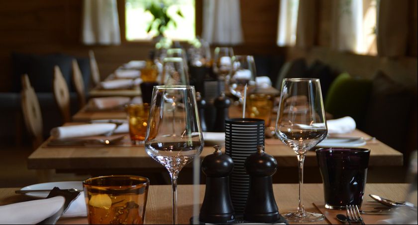 Kolejna restauracja w Toruniu zapowiada otwarcie mimo obostrzeń