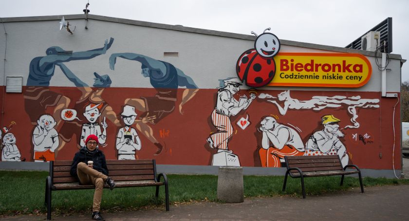 Wyjątkowa elewacja toruńskiej Biedronki [FOTO]