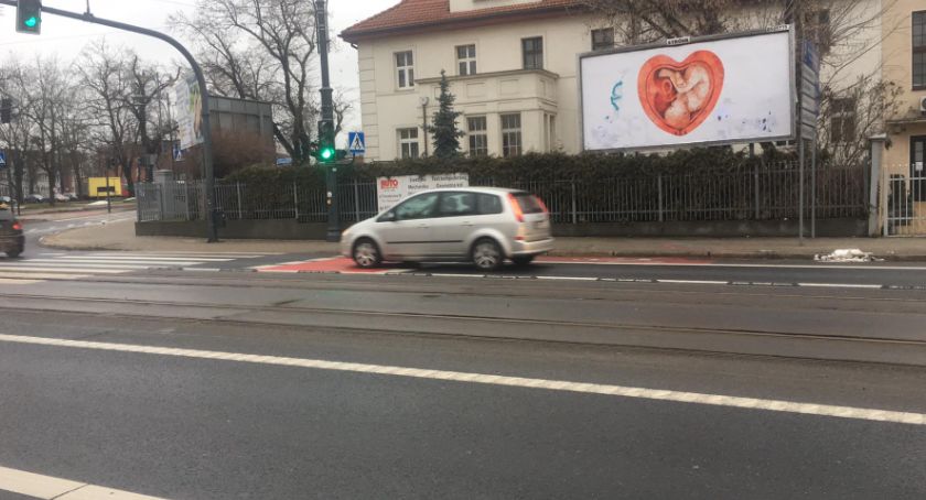W Toruniu zmieniono przekaz antyaborcyjnych bilbordów