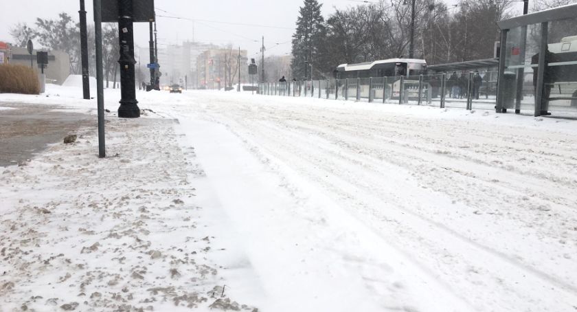 Drogowy paraliż w Toruniu. Jak Miasto radzi sobie z atakiem zimy? [FOTO]