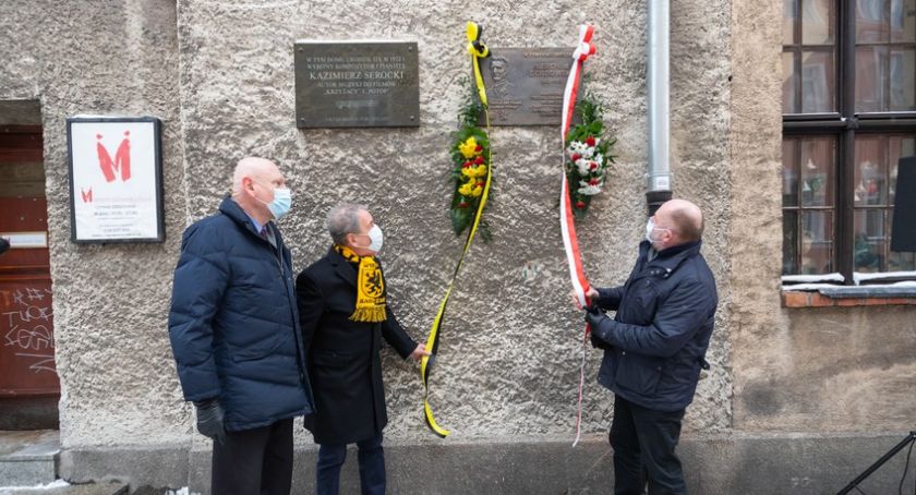W Toruniu została odsłonięta tablica Hieronima Derdowskiego
