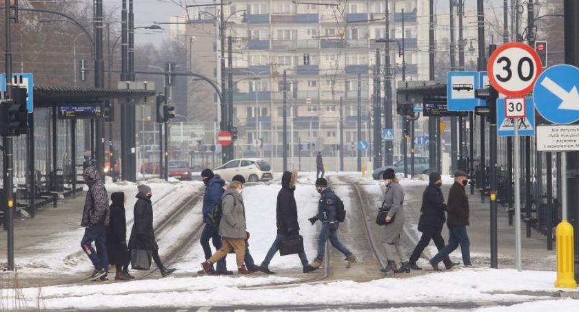 Plac Rapackiego przechodzi metamorfozę. Inwestycja za 72 mln zł na finiszu [FOTO]