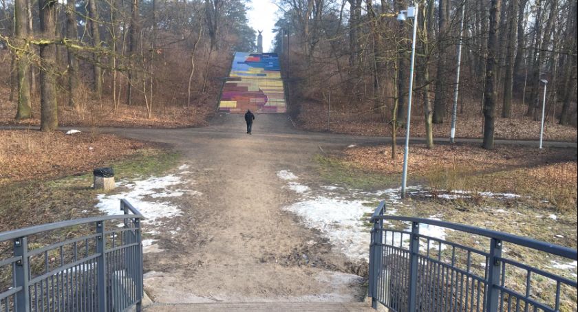 Schody na Bydgoskim Przedmieściu znowu zmienią swoje kolory