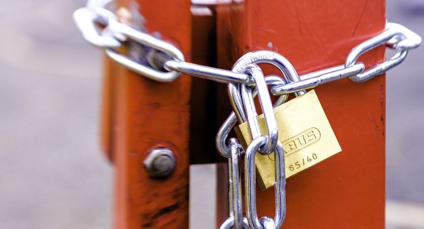 Rośnie liczba zakażonych. Kolejne województwa zagrożone lockdownem