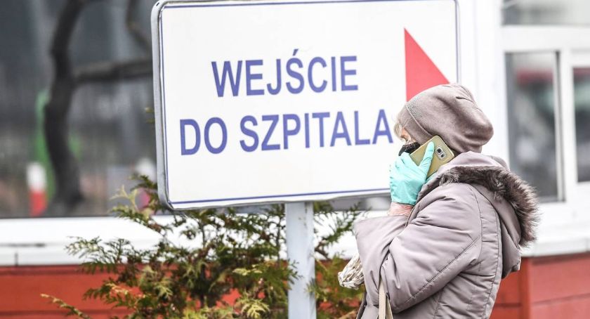 Koronawirus. Rośnie liczba zakażonych, wraca oddział covidowy