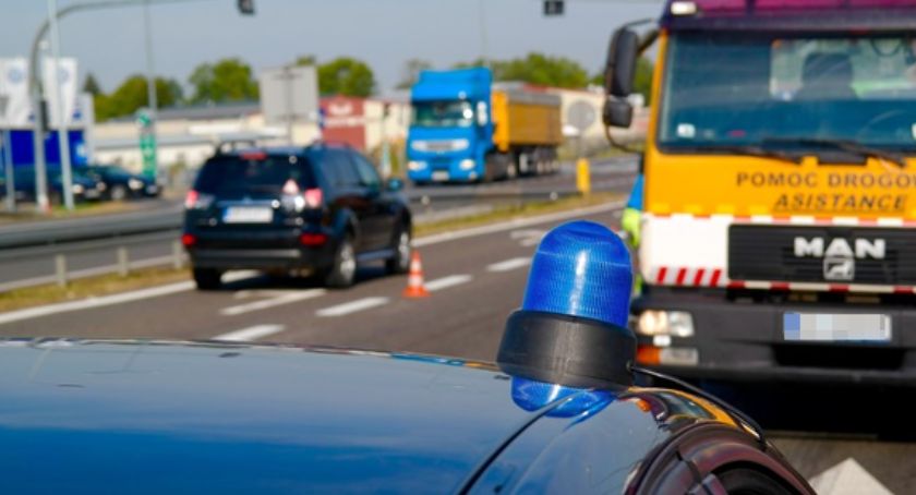 Uwaga! Wypadek w Toruniu, dwie osoby trafiły do szpitala