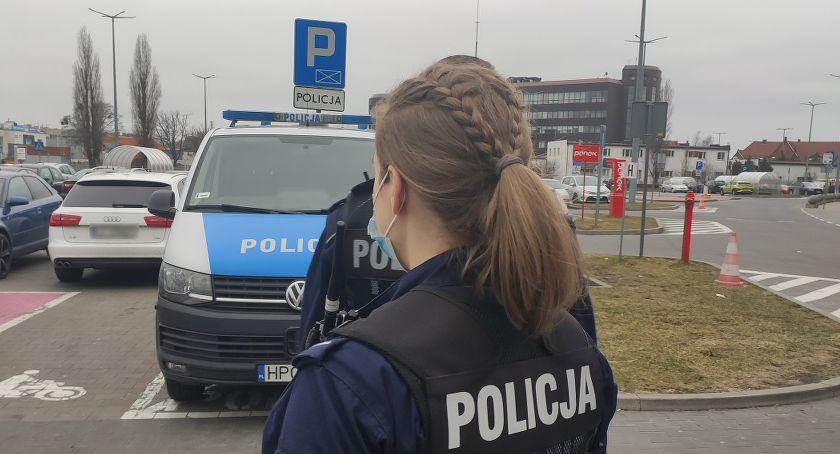 Maseczki do kontroli. Oto miejsca, które sprawdzają policjanci w Toruniu