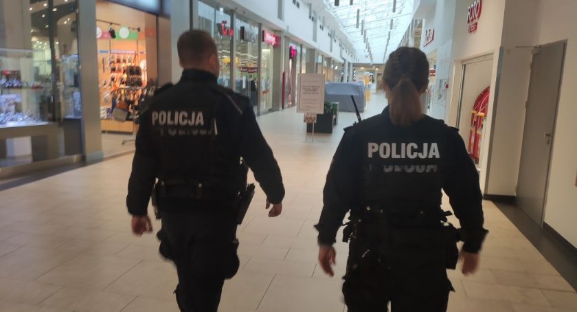 Mandaty za ignorowanie obostrzeń. Gdzie policja prowadzi kontrole?