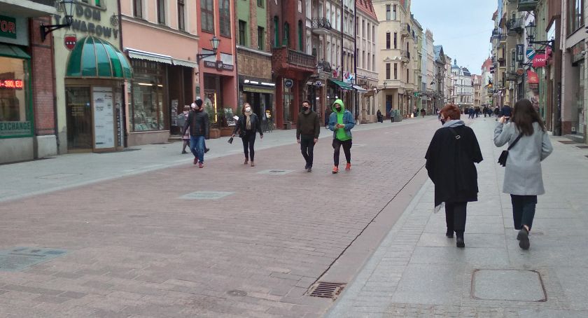 W poniedziałek tradycyjnie zdecydowanie mniej zakażeń w Toruniu