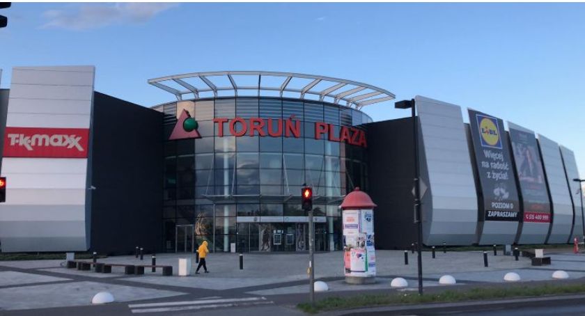 „NIE CHCĘ BYĆ JUŻ SAM(A)”. Władze Toruń Plaza dołączają do szczytnej inicjatywy