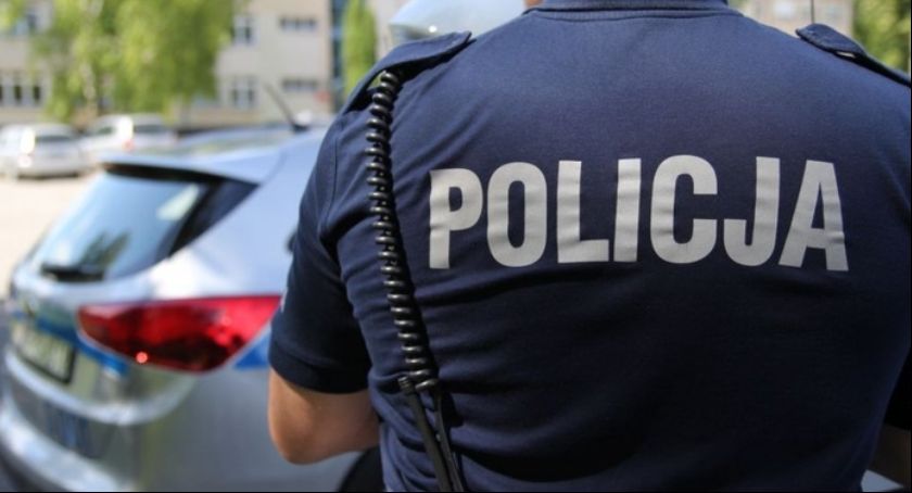 Dramatyczne chwile na drodze pod Toruniem. Policjanci walczyli o życie kierowcy