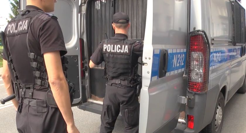 Poranny nalot kryminalnych na mieszkanie przy Gagarina. 20-latkowi grozi 10 lat więzienia