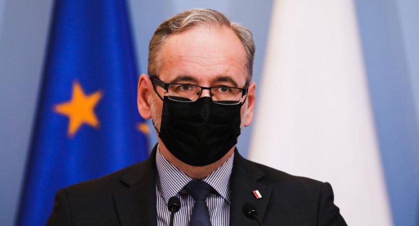 Rząd znosi koronawirusowe obostrzenia. Od niedzieli będzie można więcej