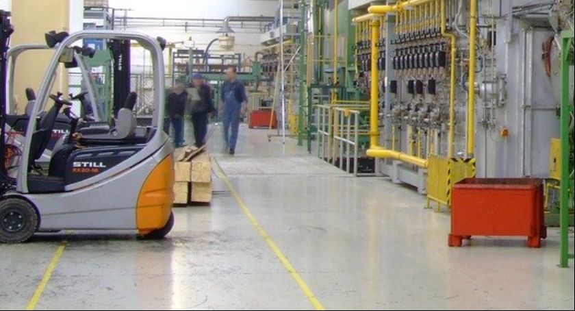 Śmierć w zakładzie pracy pod Toruniem. Pracownik został odnaleziony w toalecie