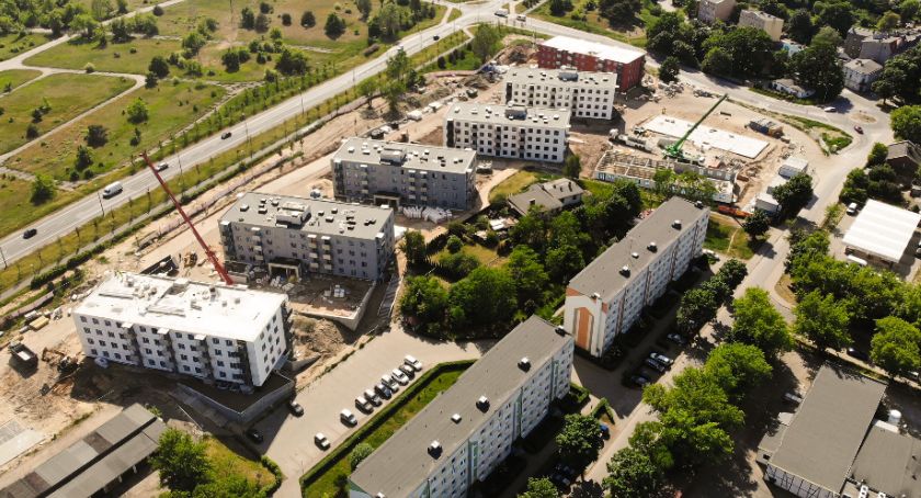 W Toruniu powstaje nowe osiedle. Rozpoczął się montaż dwóch ostatnich bloków