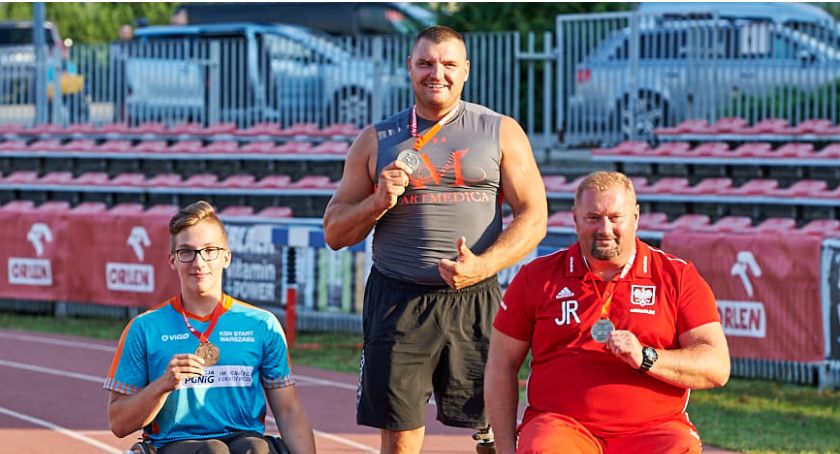 Spektakularne sukcesy paralekkoatlety Piotra Kąkola