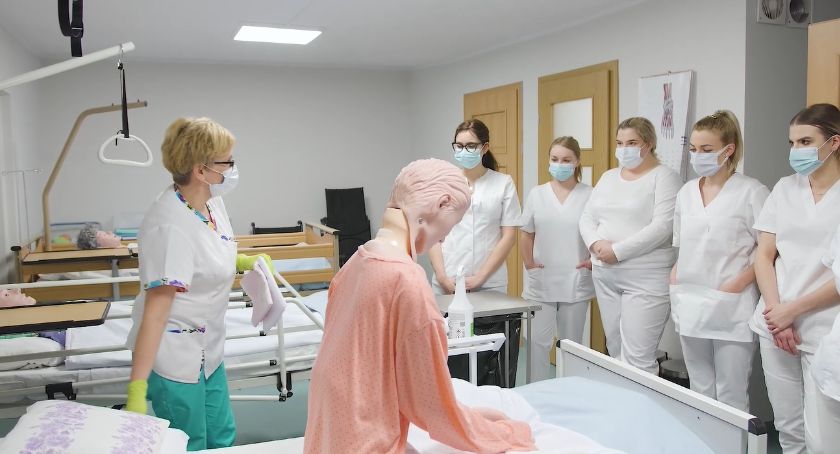 Chcesz zdobyć przyszłościowy zawód? Postaw na pielęgniarstwo na WSG