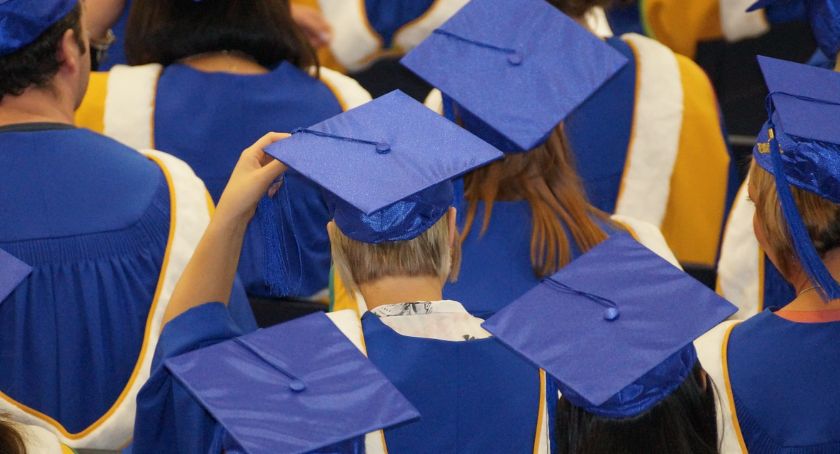 3 tys. zł oraz specjalne certyfikaty. Gmina Obrowo wybrała wybitnie uzdolnionych uczniów