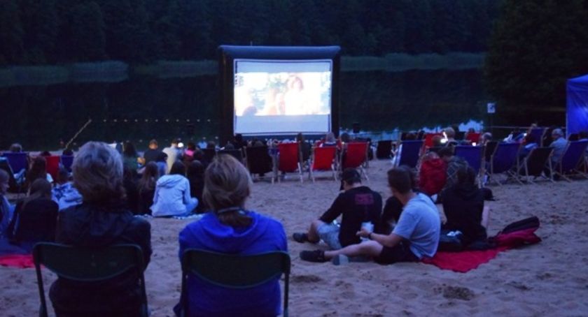 Letnie kino nad jeziorem. Dla pierwszych 100 osób bonus