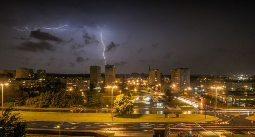Niespokojna noc w Toruniu. W piątek powtórka?