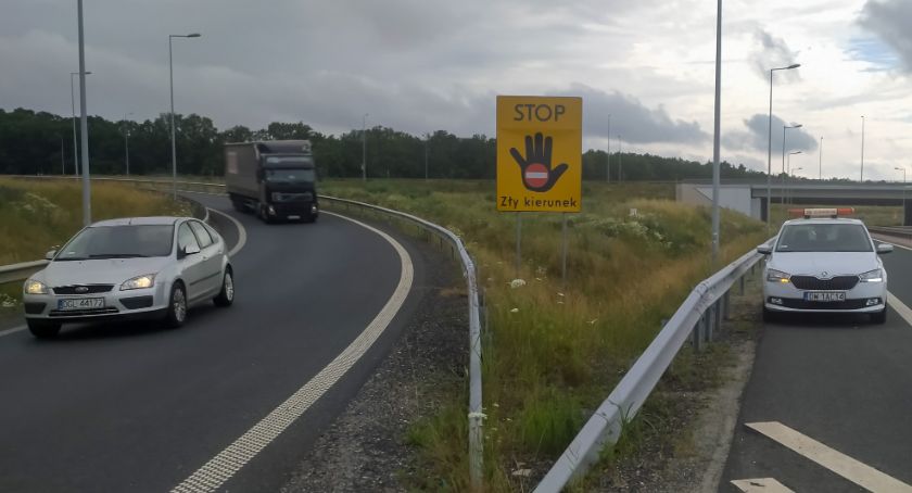 Uwaga na zły kierunek! Drogowcy ustawili nowe tablice informacyjne