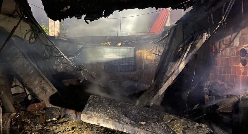 Duży pożar pod Toruniem. W nocy z ogniem walczyło siedem zastępów [FOTO]