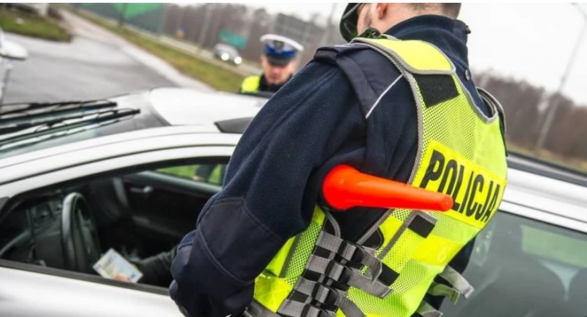 Policjanci z toruńskiej drogówki mają dość swojego naczelnika