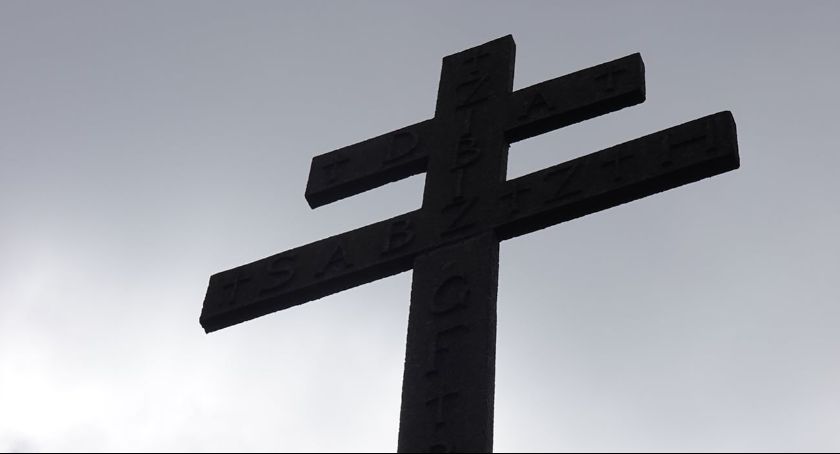 Wyjątkowy krzyż trafił do rejestru zabytków. Przykład ludowej sztuki miał chronić przed chorobami