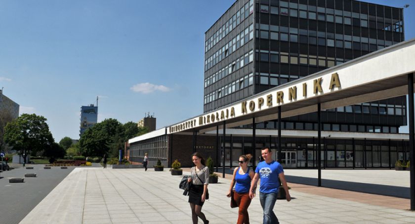 UMK ostrzega studentów. Można stracić kasę