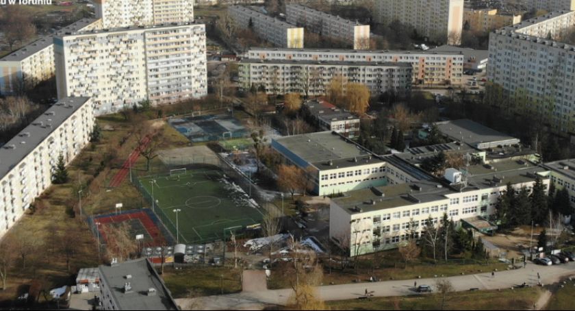 Deweloper PRES kupił działkę za miliony w centrum osiedla w Toruniu