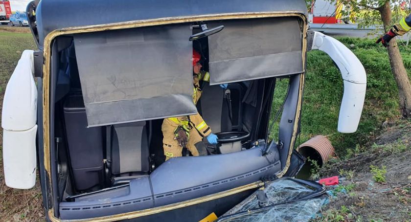 Wypadek autobusu pod Toruniem. 31 dzieci w szpitalach [FOTO]