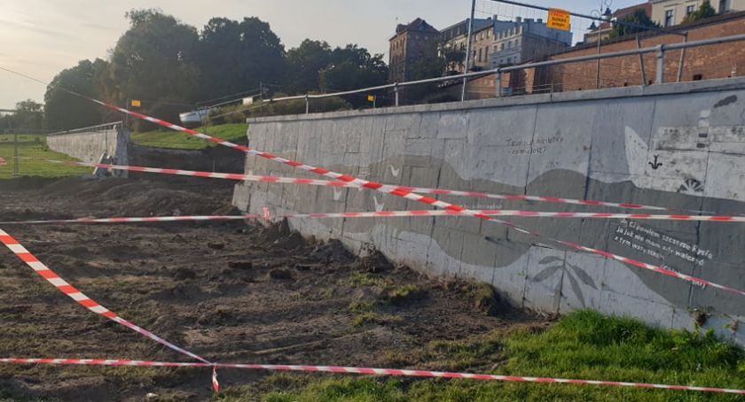 Zmiany na Bulwarze Filadelfijskim. Zburzony legendarny murek