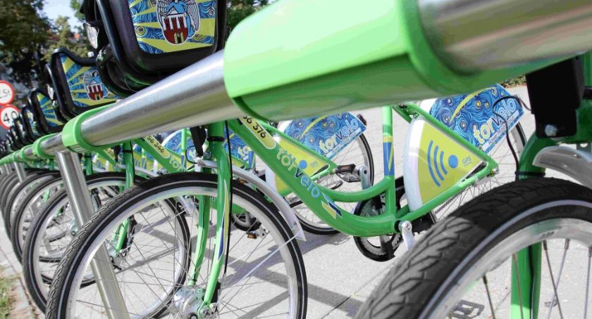 Pościg na Bydgoskim Przedmieściu. 35-latek uciekał na rowerze miejskim