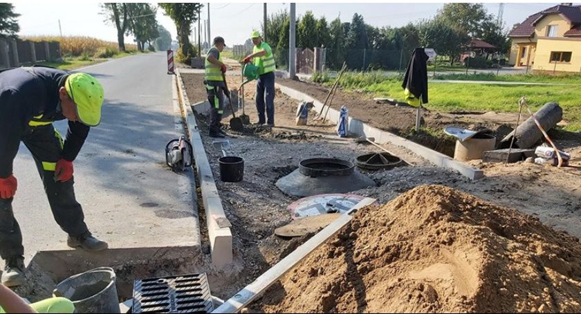 Pod Toruniem powstają nowe ścieżki rowerowe za ponad 6,5 mln zł