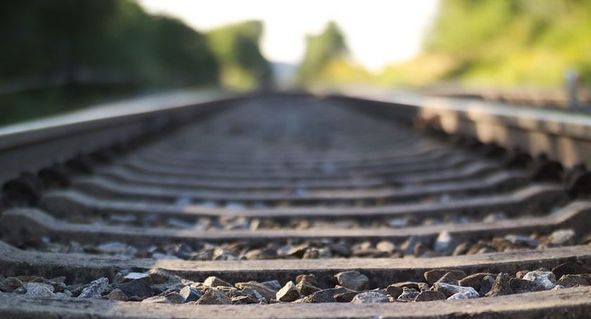 Tragedia pod Toruniem. 12-latka zginęła pod kołami pociągu