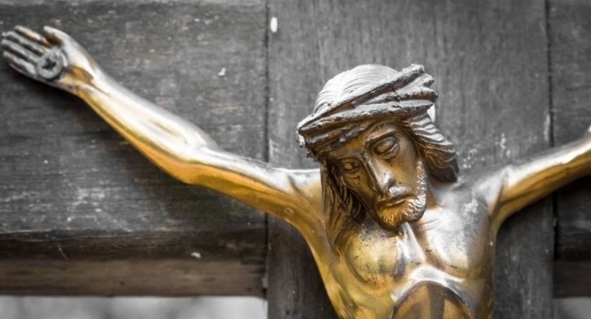 Bulwersujące zachowanie 42-latka. Mężczyzna zniszczył kaplicę w Toruniu
