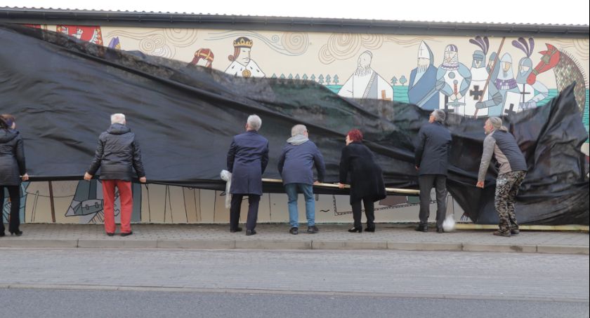 Nowa atrakcja turystyczna. Historyczny mural pod Toruniem został odsłonięty